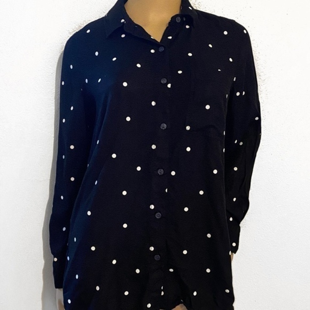 Old Navy polka dot button down shirt size S